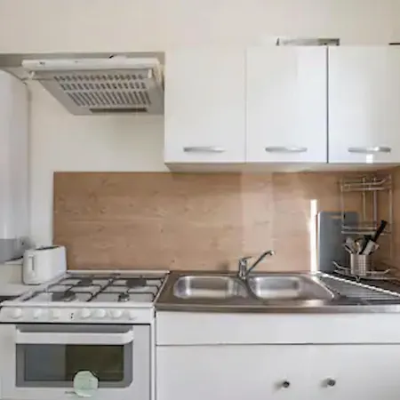 Chambre Double Avec Salle De Bains Commune *