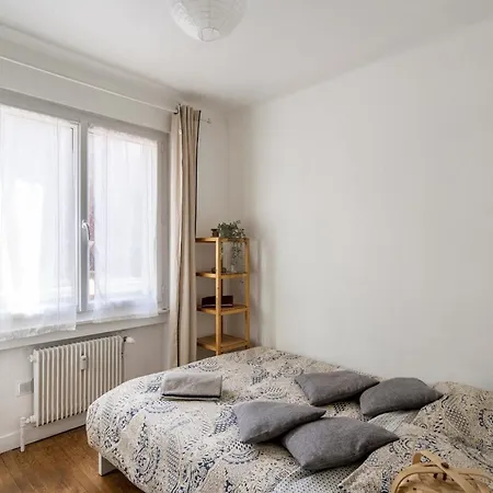 Chambre Double Et Salon Canape Lit 2 A 4 Personnes Habitación en casa particular Lyon
