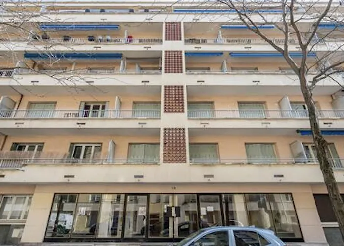 Pour Personne Proche De La Gare